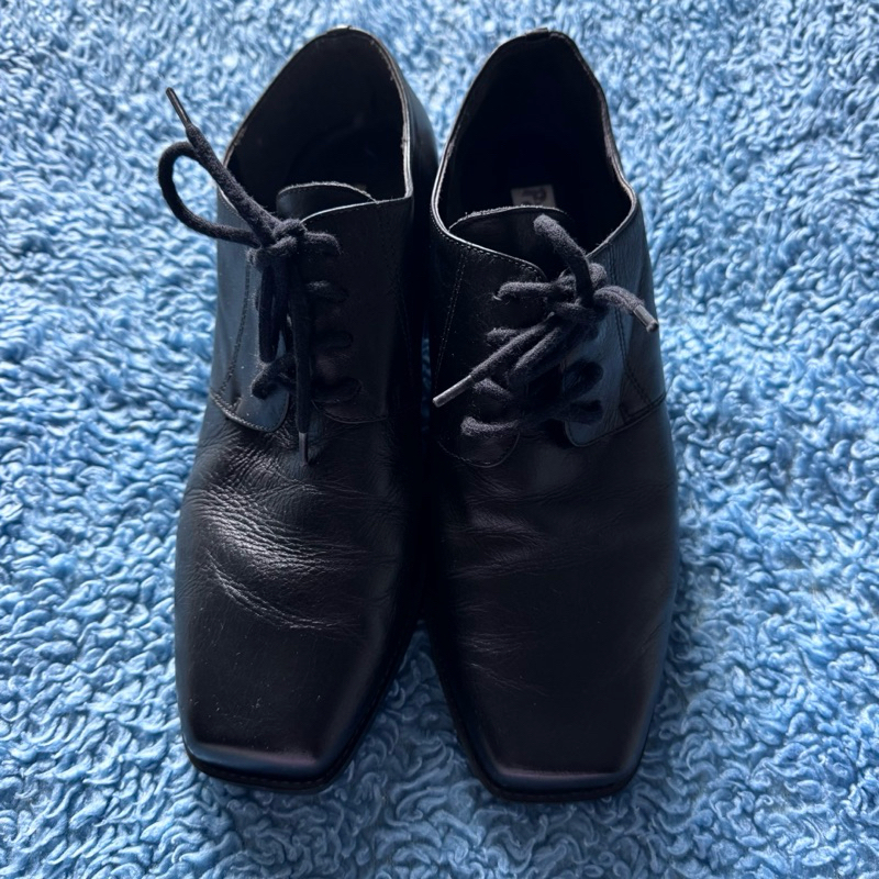 Sapato de couro feminino