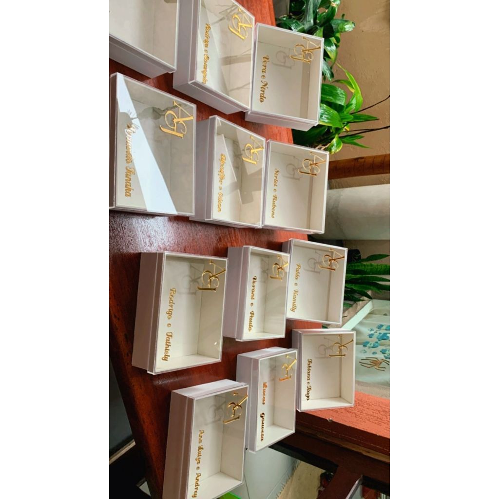 05 cx de madeira MDF 20x25x8cm  com pintura e tampa em acrilico com aplique em espelhado em Oferta na Shopee