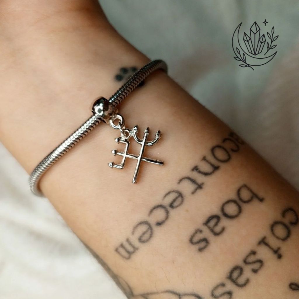 Berloque de Orixás - Exu, Pombagira, Tridente, Tridente Cruzado em Oferta na Shopee