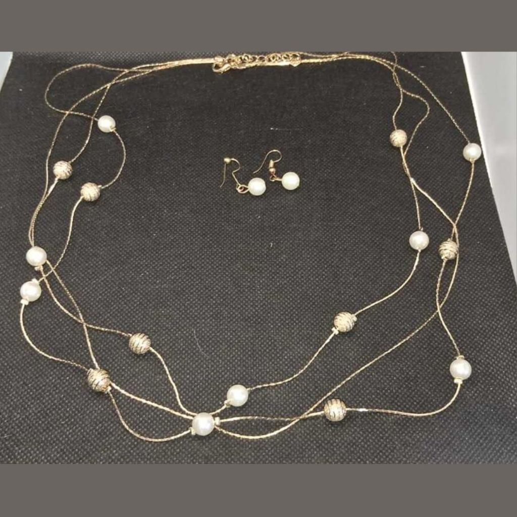 Colar Duplo com Pérolas + BRINCOS FOLHEADOS A OURO 18K em Oferta na Shopee