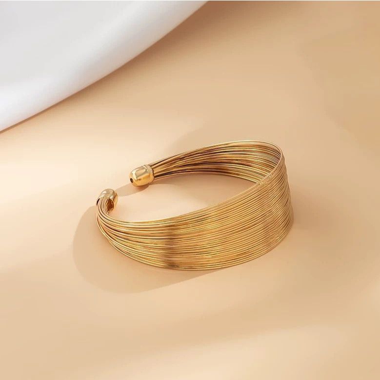 Pulseira Multicamadas Retrô Feminina – Aço Inoxidável, Banhada a Ouro, Antialérgica