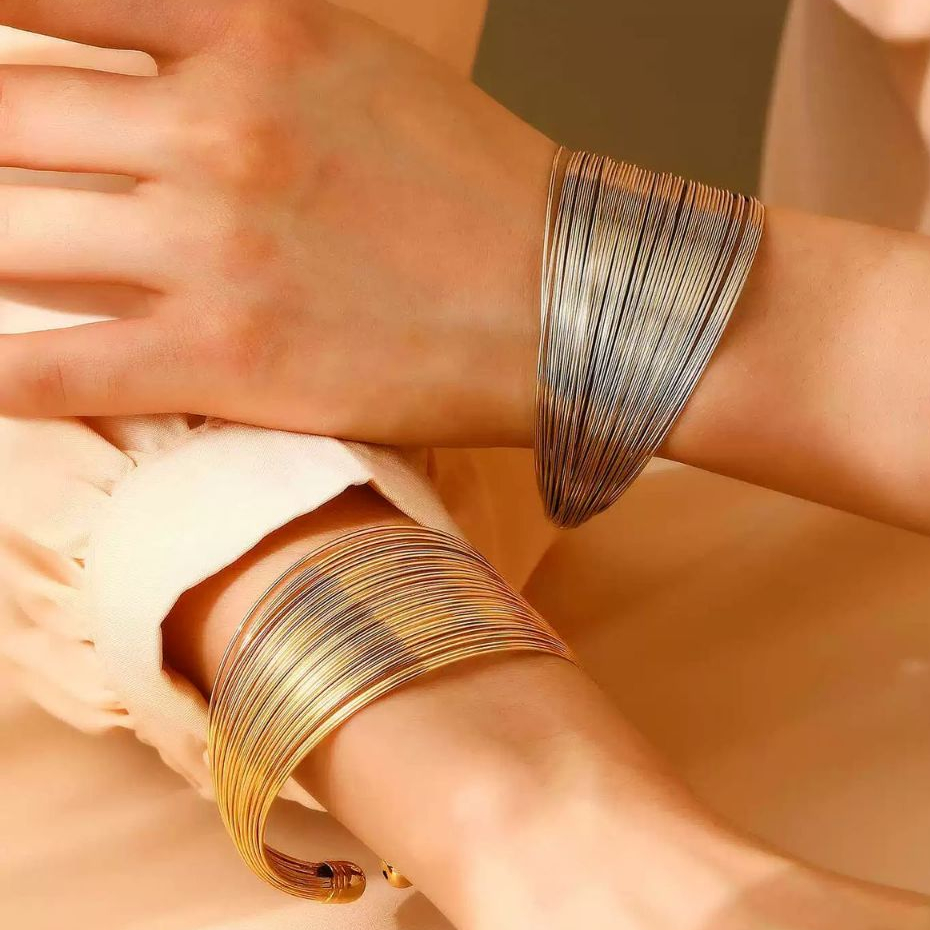 Pulseira Feminina Retrô Multicamadas em Aço Inoxidável – Design Clássico e Fashion, Antialérgica
