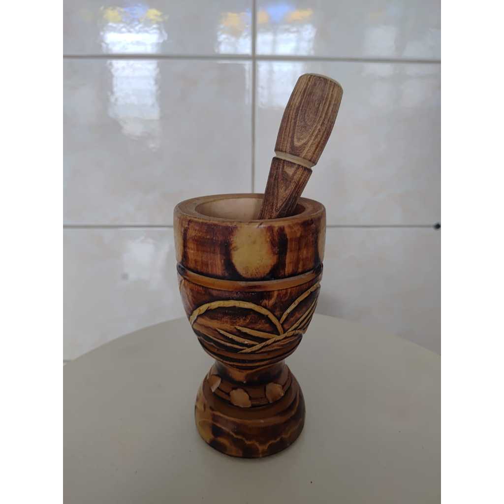 Pilão de Madeira com Socador de Madeira Maciça Envenizado em Oferta na Shopee