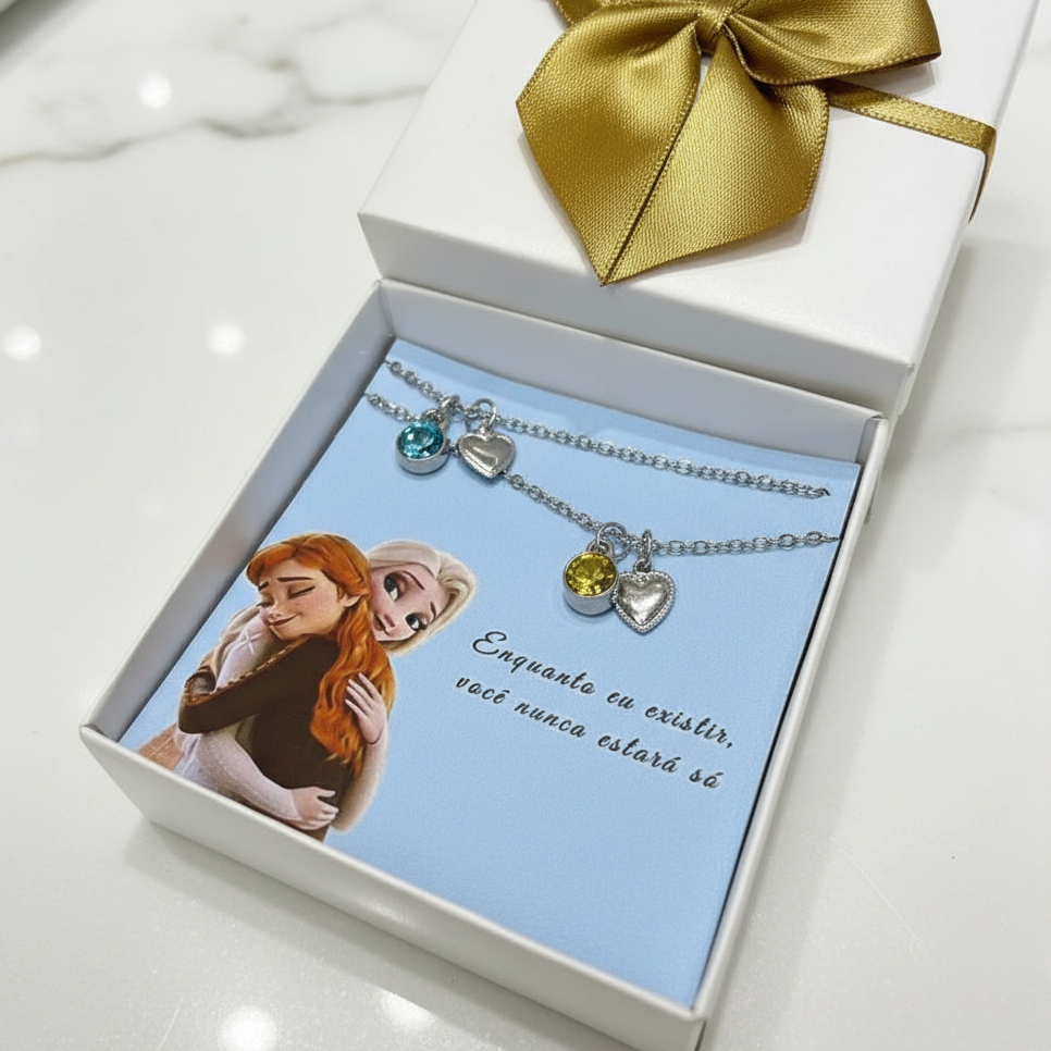 Colar Duplo Coração Inspirado em Frozen – Amigas ou Irmãs | Aço Inox + Caixa Presente