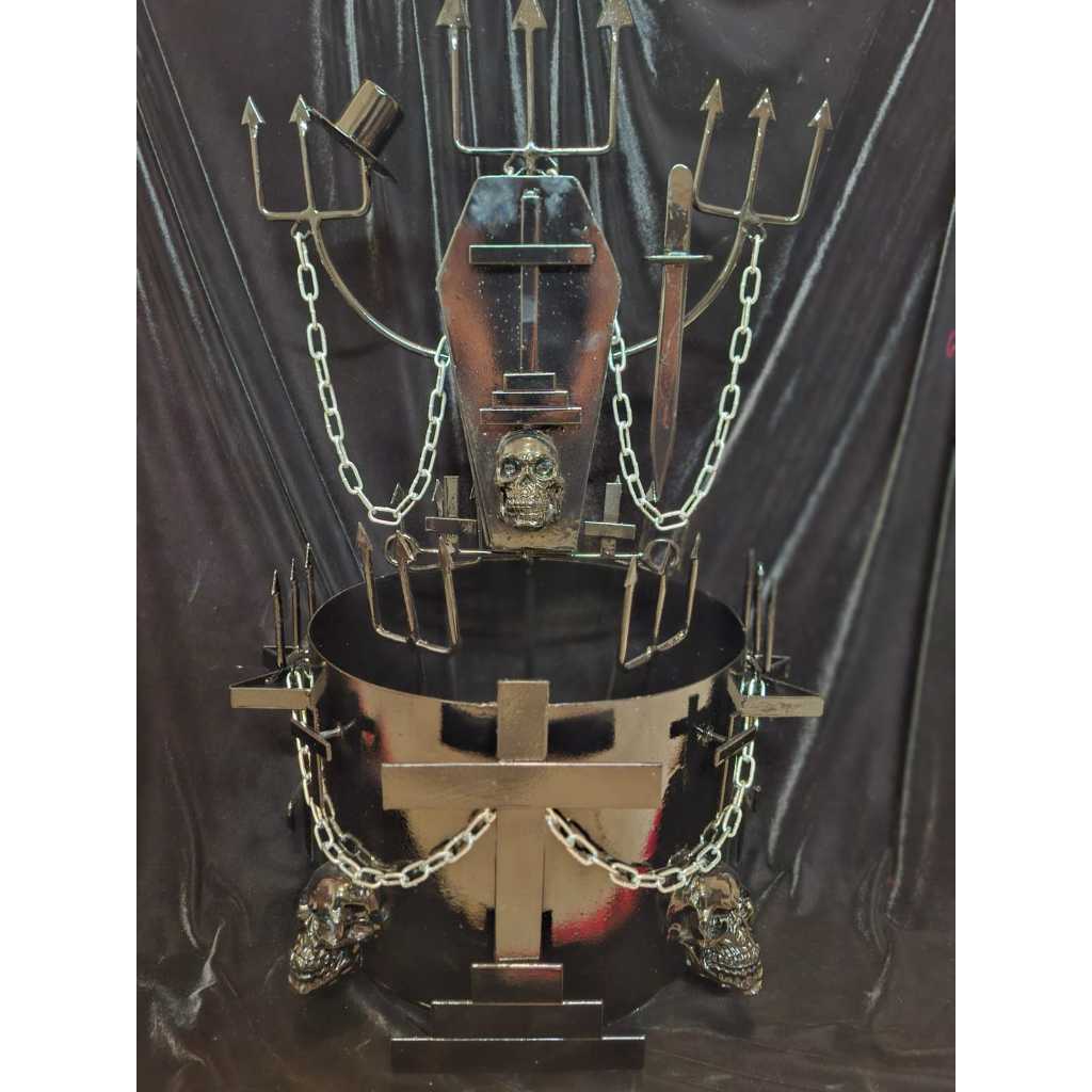 Conjunto para Assentamento Grande  Exu Caveira Ferramenta e  Caldeirao
