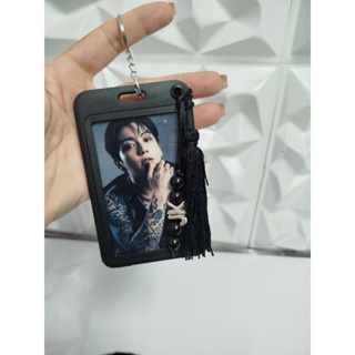 Porta photocards Jungkook Black com dois Photocards em Oferta na Shopee