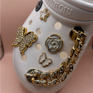 Pins / Botom / Pingente para Babuche Dourado – Kit com 8 Peças em Oferta na Shopee