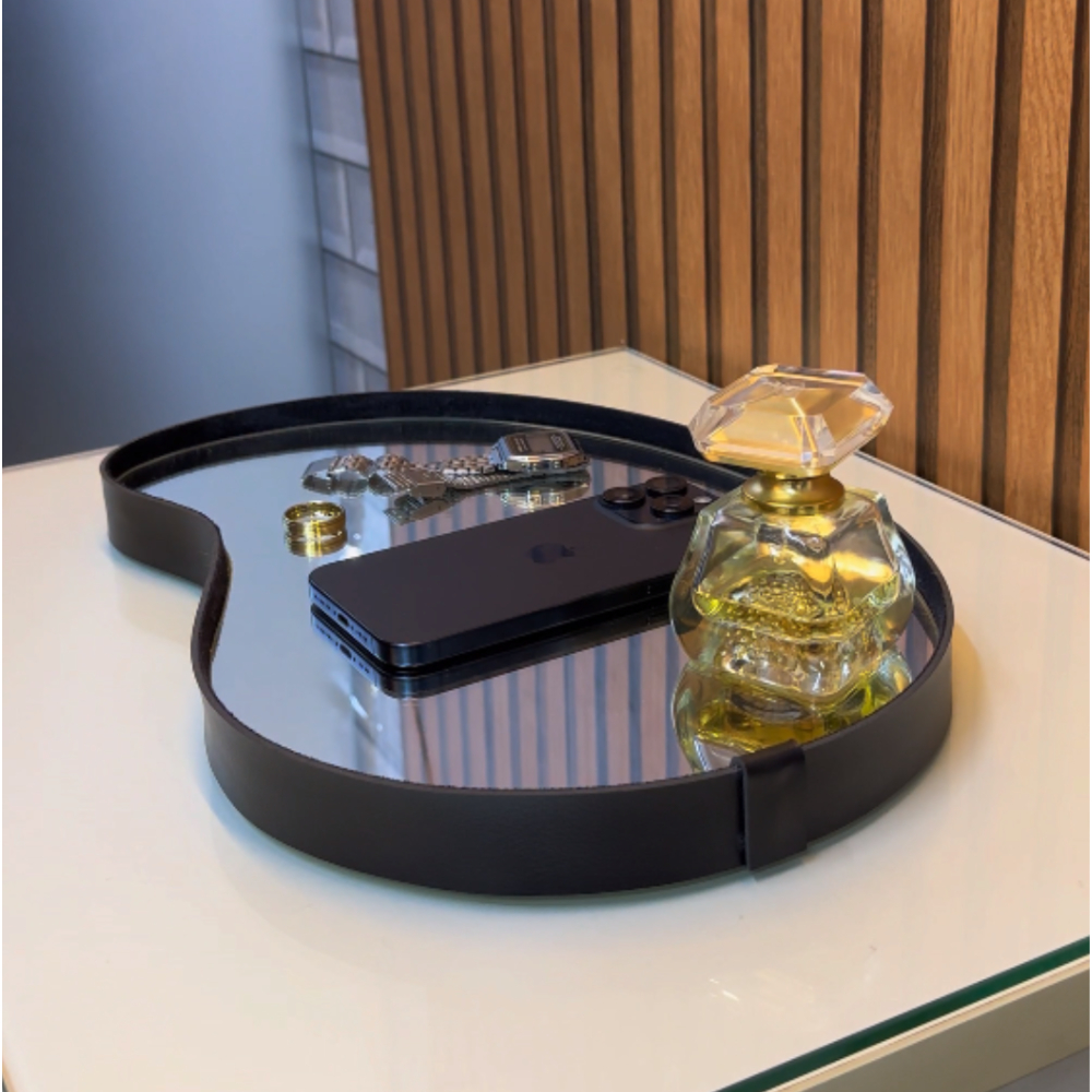 Bandeja Decorativa Pera Espelhada Couro Orgânico Preto 36x25 cm