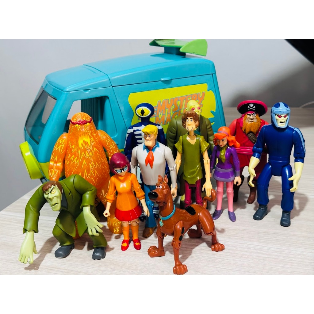 Bonecos Turma do Scooby Doo Mistério S/A Máquina Mistério e Vilões Original Usado