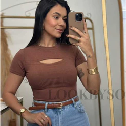 Blusa Feminina Canelada com Recorte Decote Vazado • Manga Curta • Estilo Moderno