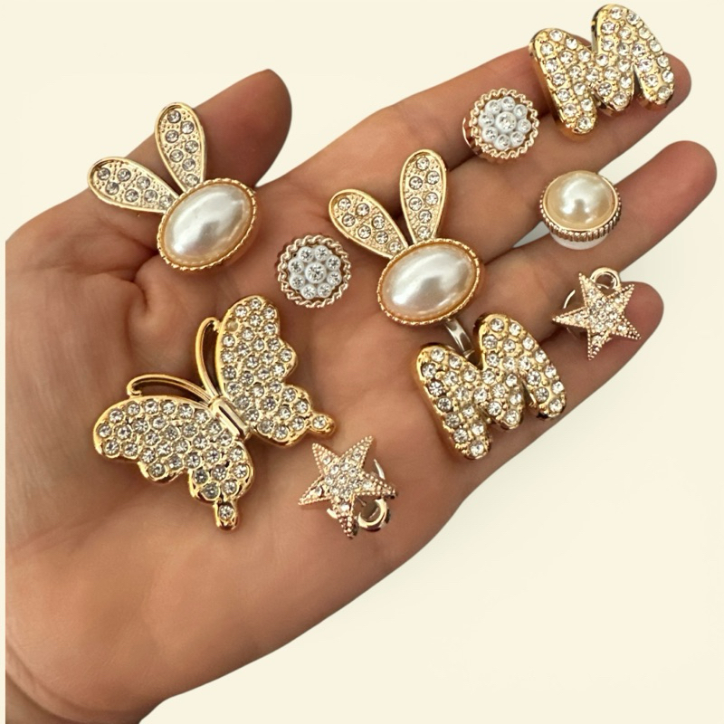 kit Pins/ BOTTONS LUXO EM ABS PARA BABUCHES em Oferta na Shopee