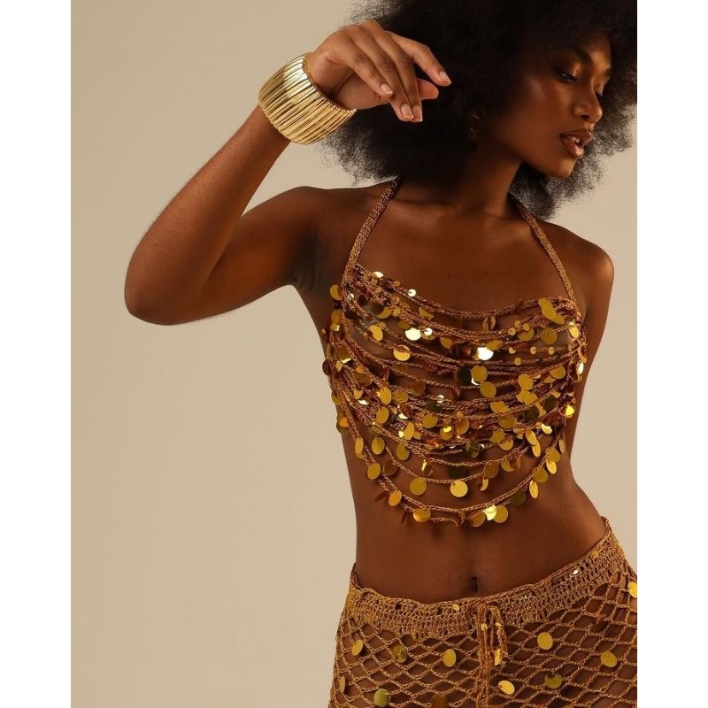 Conjunto Sol em crochê moda verão com paetês feminino saia mid e cropped de luxo