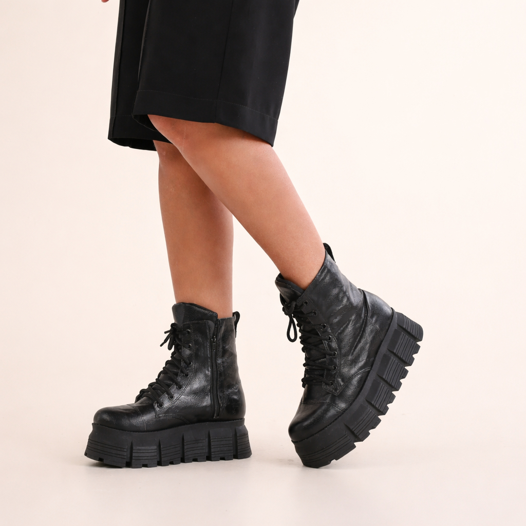 Bota Coturno Alta Cano Pequeno Plataforma Tratorado Tamanco em Oferta na Shopee