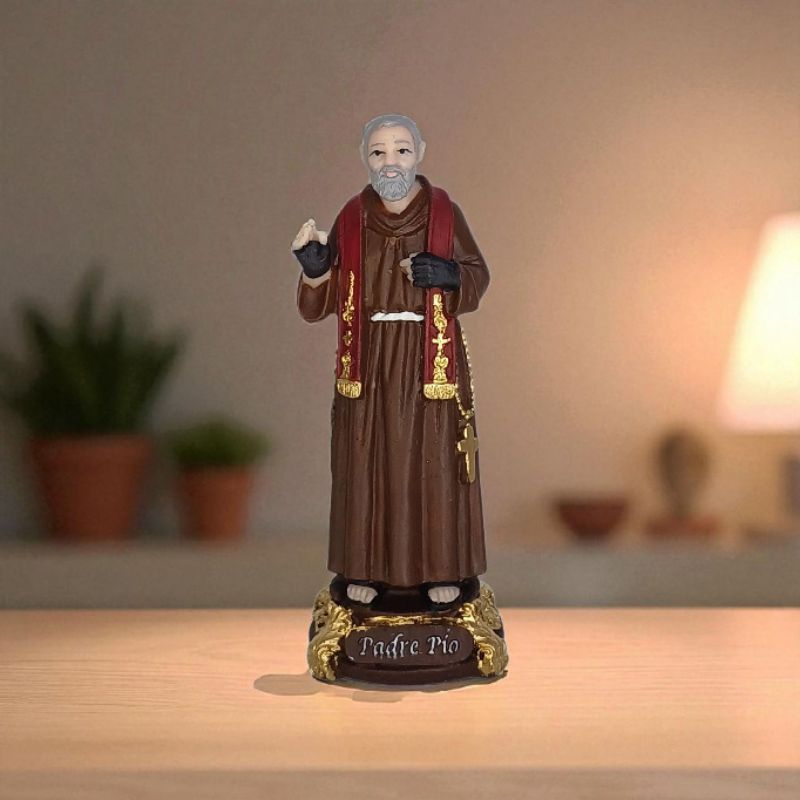 Imagem de São Padre Pio com estola 13 cm de Resina