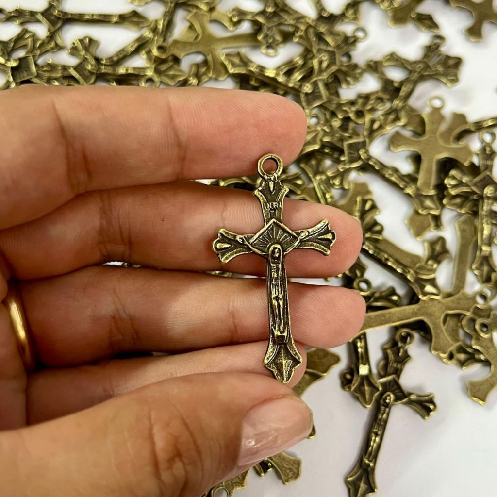 Crucifixo para terços Niquel ou Ouro velho 30 unidades atacado em Oferta na Shopee