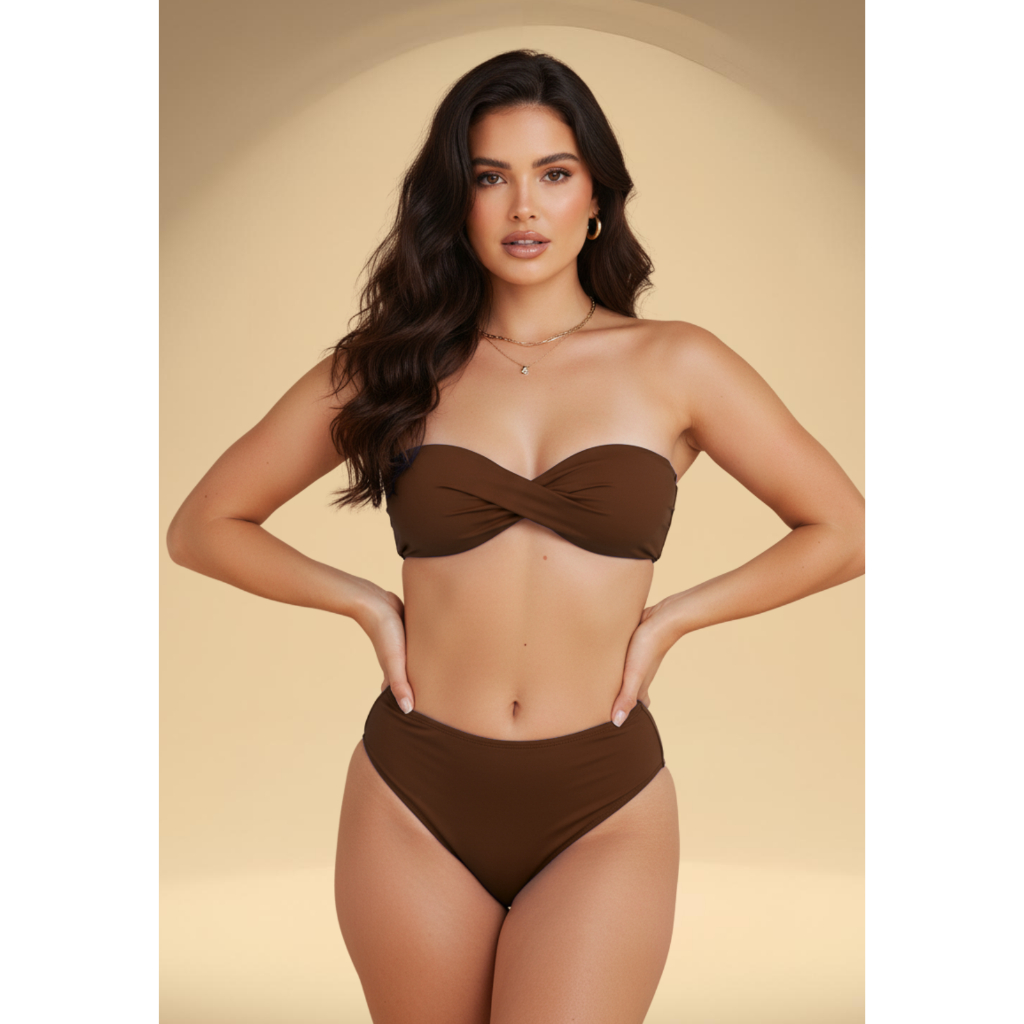 Biquini Brasil Top Tomara que Caia com Bojo Torcido e Calcinha Hot Pants