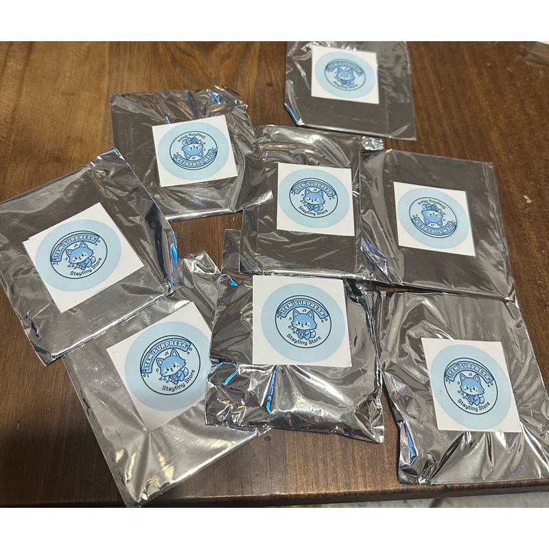 Stray kids Item Surpresa kpop idol Skz skzoo (ler descrição) em Oferta na Shopee