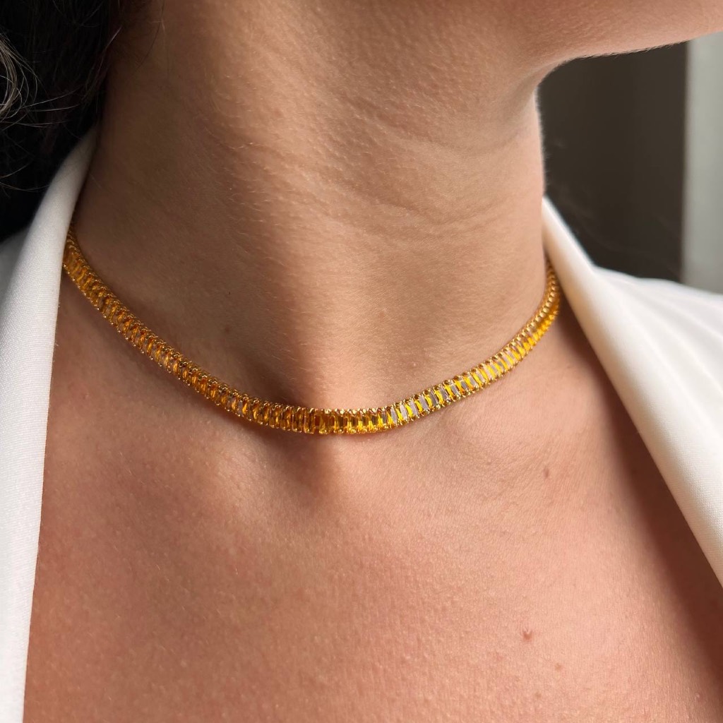 COLAR RIVIERA BAGUETE COR MEL FOLHEADO A OURO 18K