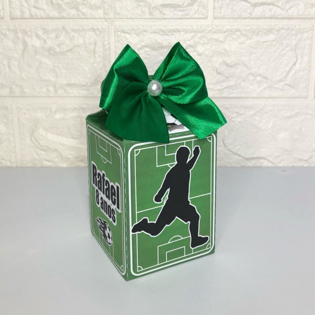 PEGUE E MONTE - Caixinha  Milk lembrancinha Tema Futebol festa infantil personalizada
