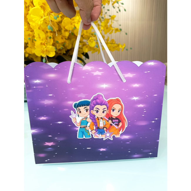 SACOLINHA Guerreiras Do Kpop 15x7x20 Personalizado | Sacolinha | Lembrancinha | Aniversário Guerreiras Do Kpop