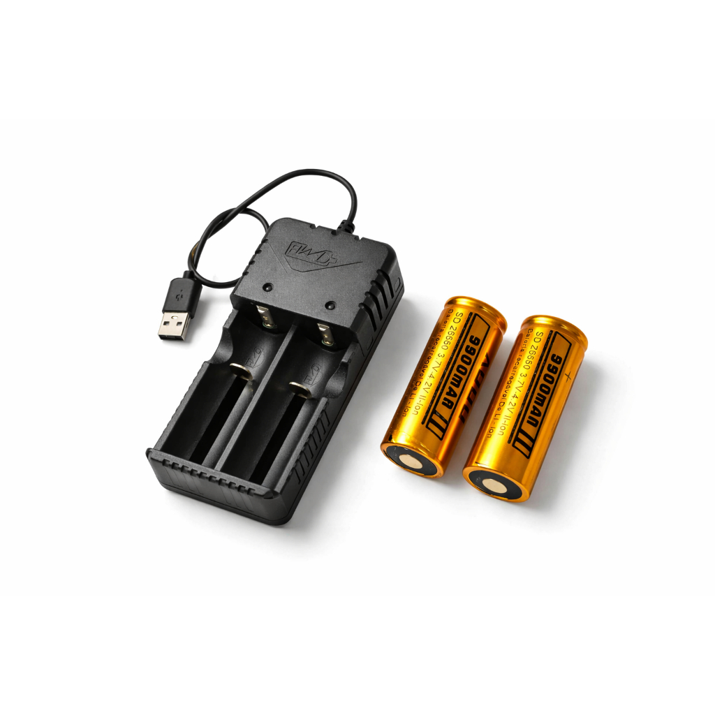 KIT Lanterna Carregador + 2 Bateria 26650 9900mAh 4,2V T9 P90 x900 Sabre de Luz