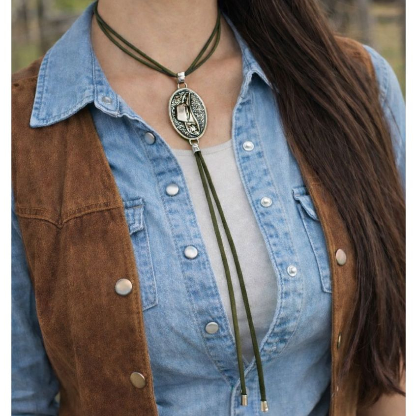 Gravatinha Country Moda Boiadeira Ana Castela Colar Chapeu Gravata Gargantilha Country Boho Novidade