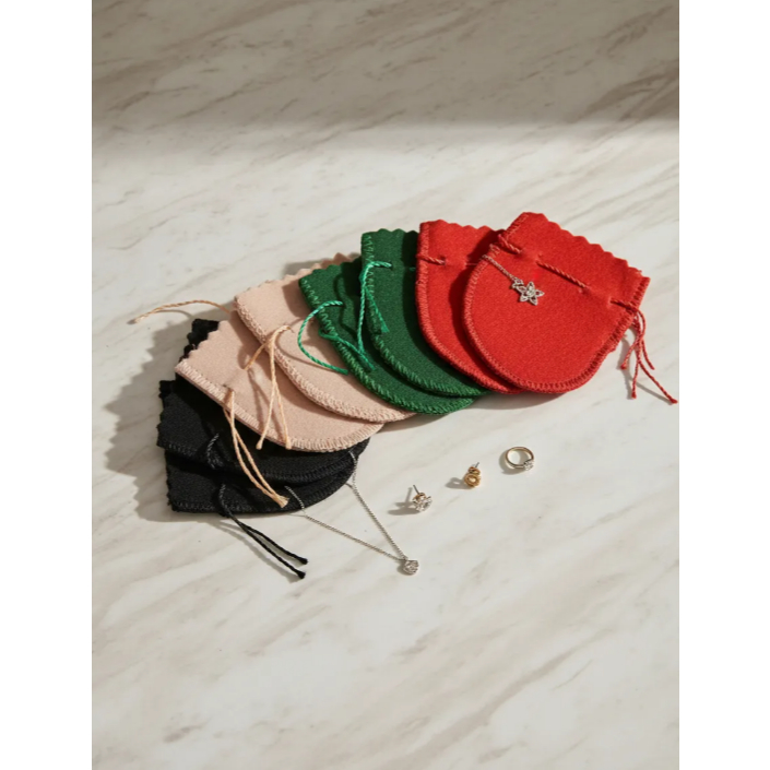 Saquinho Veludo Joias 6 X 7 Cm - 100 Unidades em Oferta na Shopee