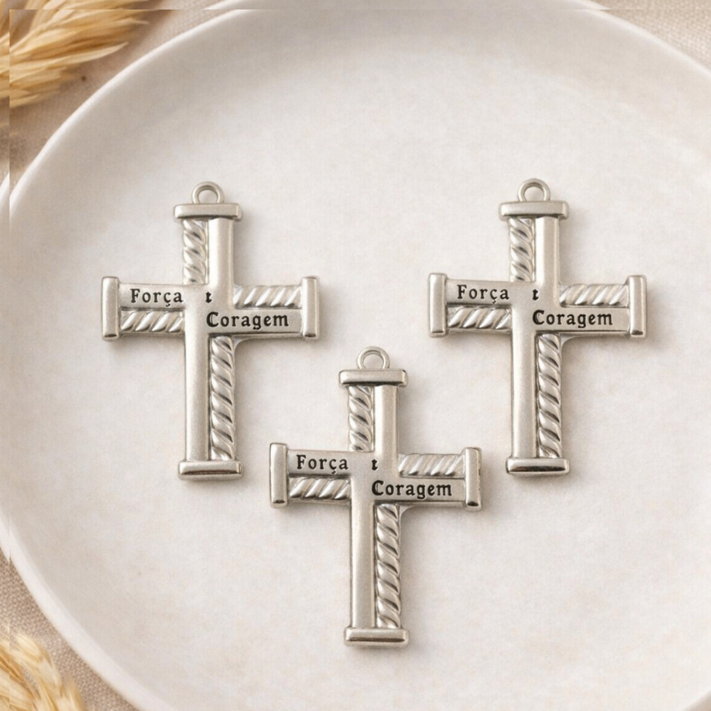 Kit Pingente Crucifixo Força e Coragem Níquel Brilhante Cruz Para Terço Colar Artesanato Religioso