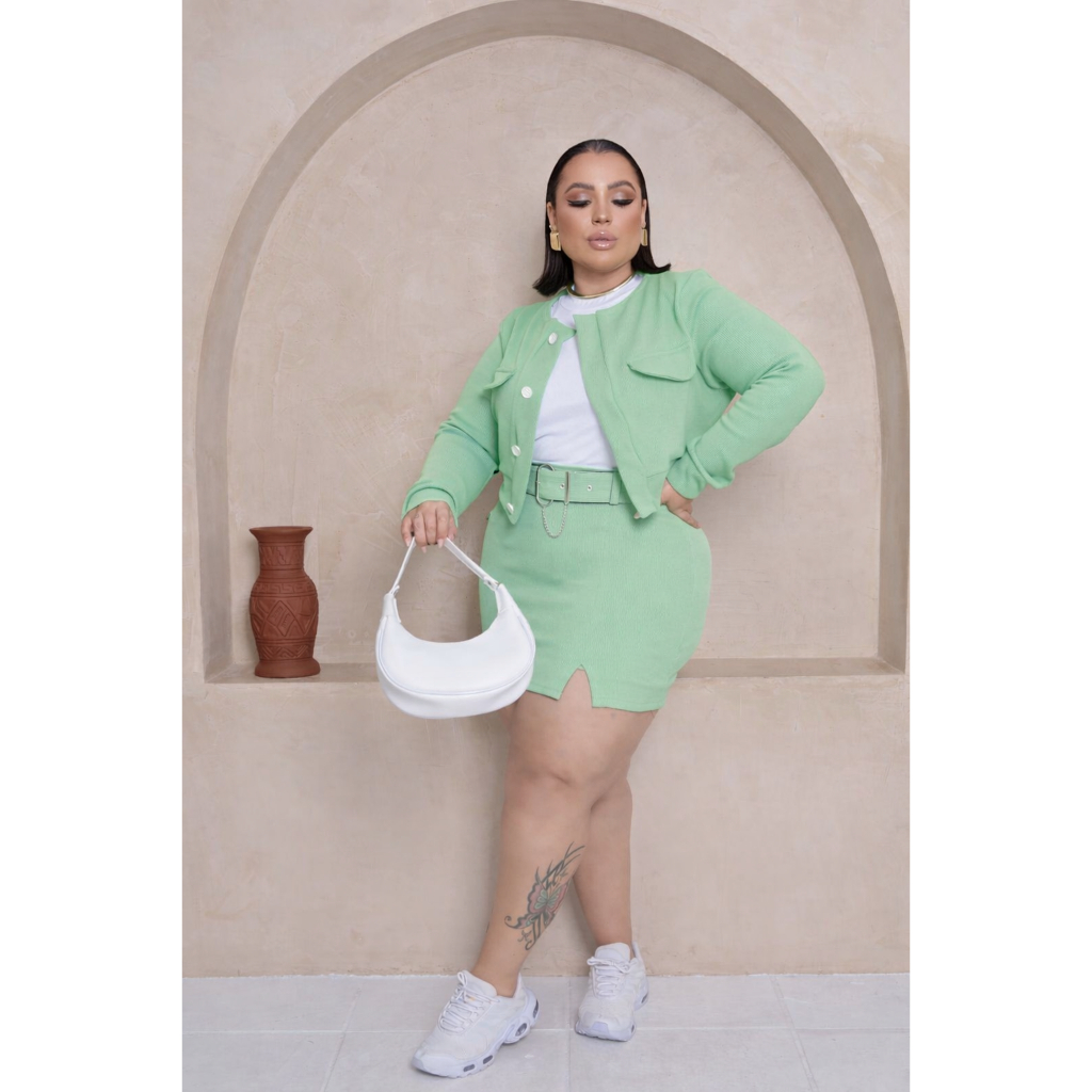 Conjunto Plus Size Casaco Short Saia Anarruga Botão Fake G1 G2 Veste 46 ao 52 Inverno Moda Gringa