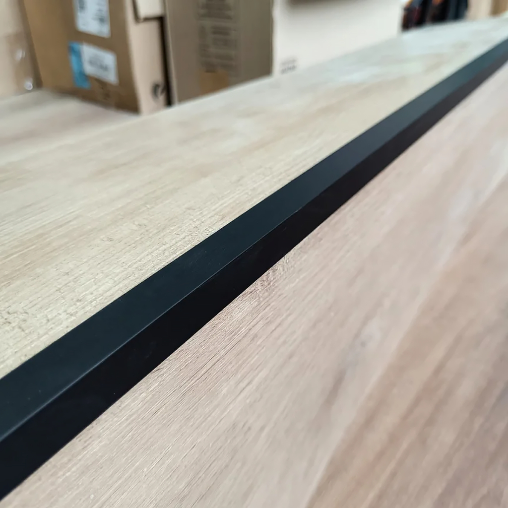 Kit Cantoneira Alumínio Acabamento Quina Parede 2 Metros 2,5cm Total