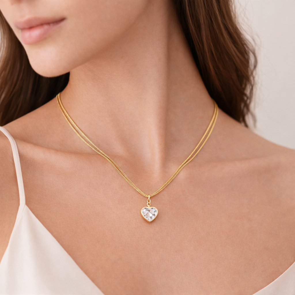 Gargantilha Dourada Feminina Com Coração Cravejado Design Romântico Garantia Folheado a Ouro 18k