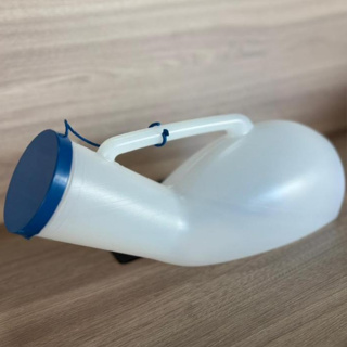 Urinol Papagaio Plástico Reutilizável C/ Tampa 1 LITRO - CELLPUS em Oferta na Shopee