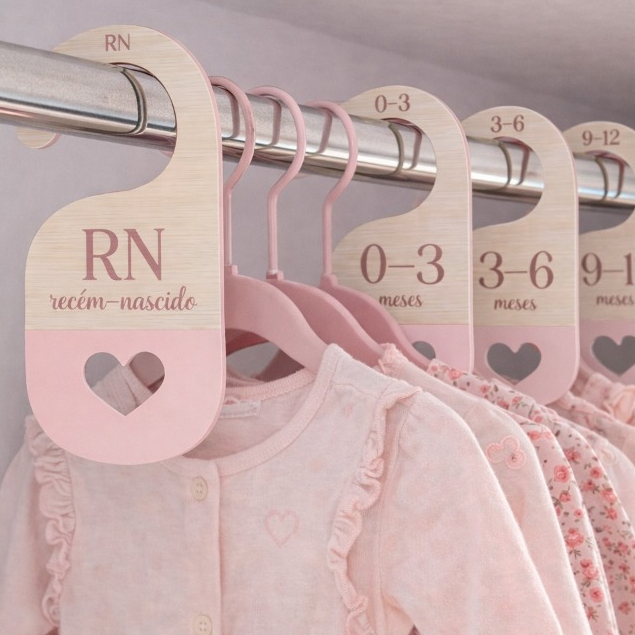 Kit Separador De Cabides Bebe Feminino Em Mdf Para Organização - Coração Vazado