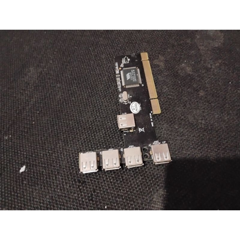 placa PCI USB pra computador 5 saidas semi nova sem espelho funcionando normalmente