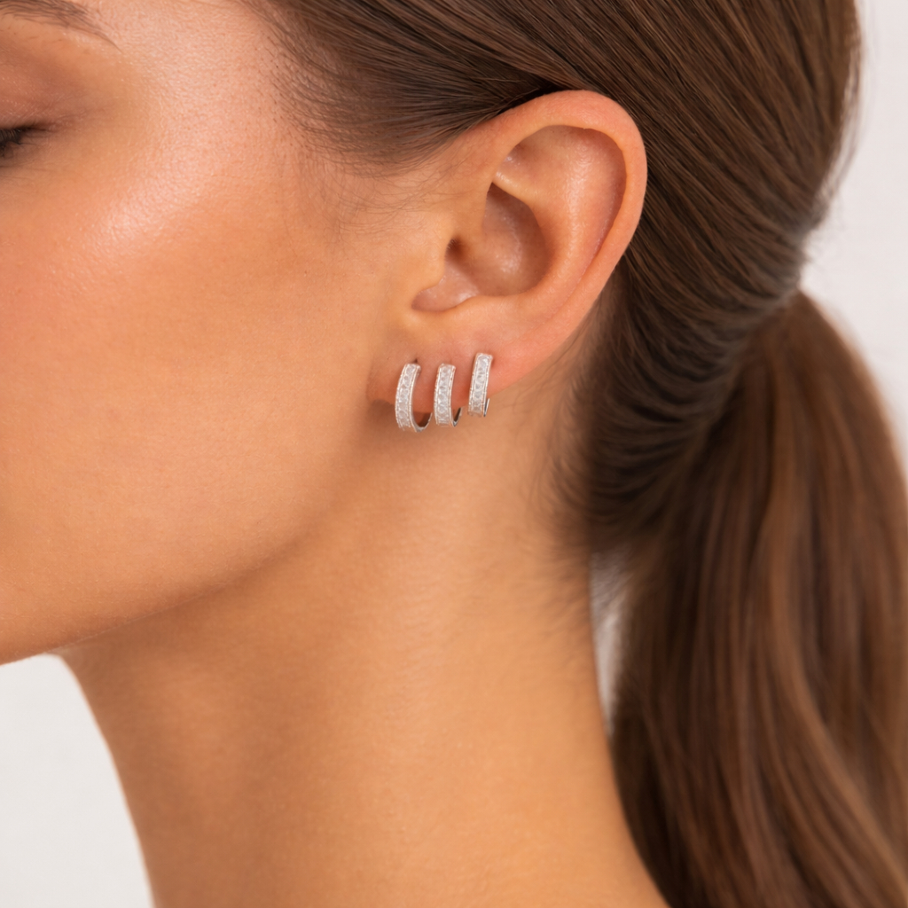 Brincos Argola Click Femininos Trio com Detalhes de Microzircônia Banhado a Prata Com Garantia