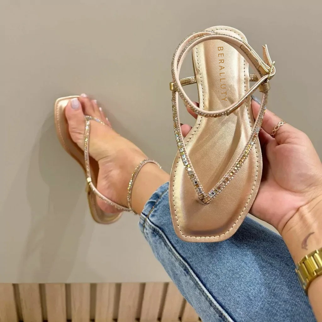 Rasteira Feminina Confortável com Pedrarias Sandália Leve Casual em Oferta na Shopee