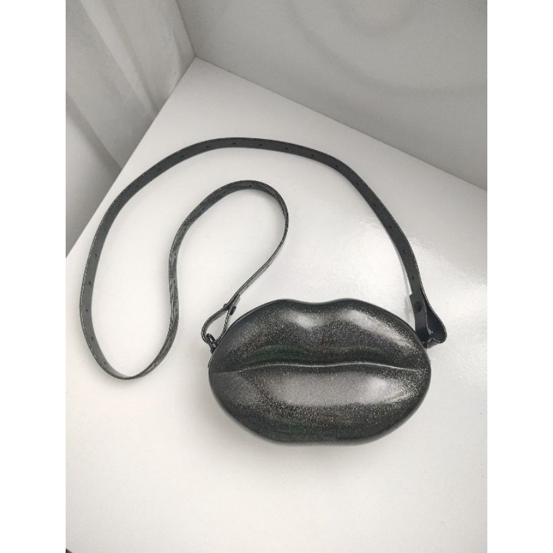 Melissa lip bag preta glitter • Brechó