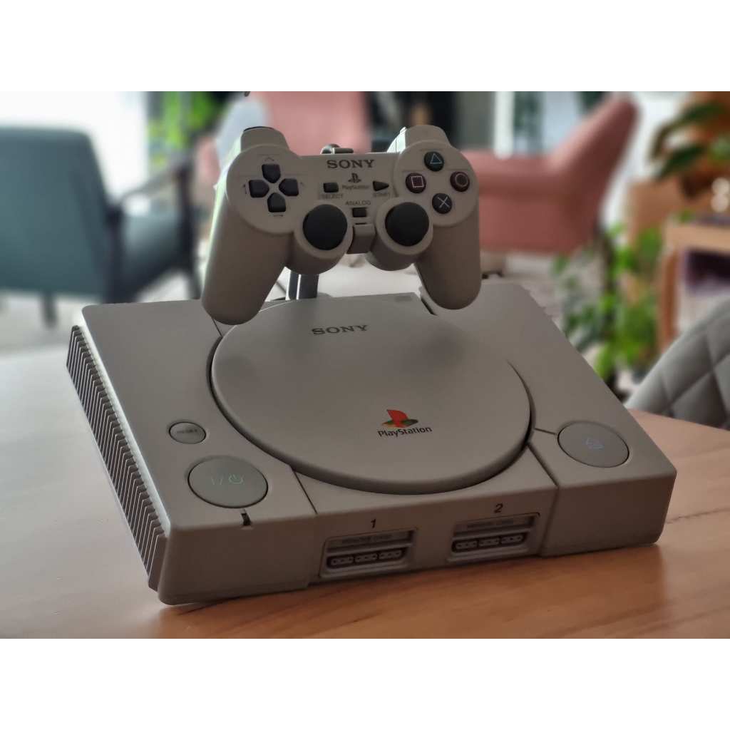 Suporte Porta Expositor Playstation 1 Fat E Controle Game Retrô
