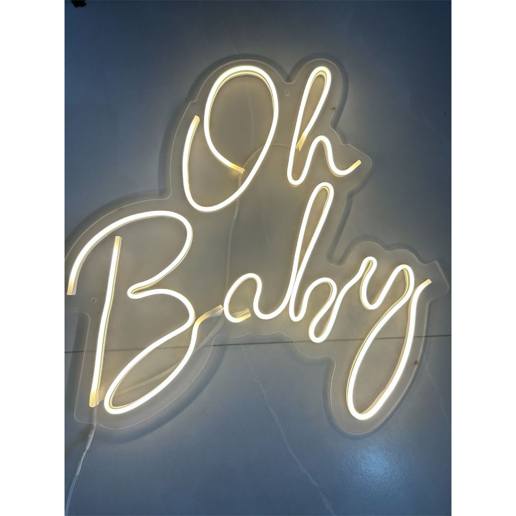 Luminária Led Neon de Acrílico Cristal "Oh Baby" 50 cm