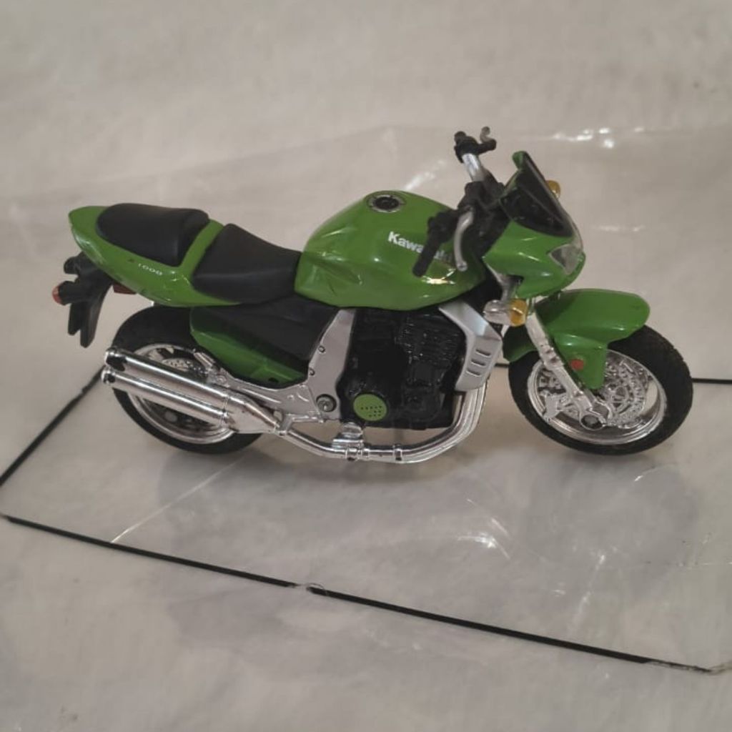 Miniatura Moto Kawasaki Z1000 Verde – Diecast – Naked – Colecionável