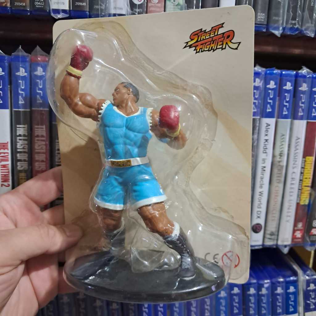 Street Fighter Altaya. Action Figure Balrog  Sakura  Fei Long  Makoto  R. Mika  Dan  Gen  C. Viper