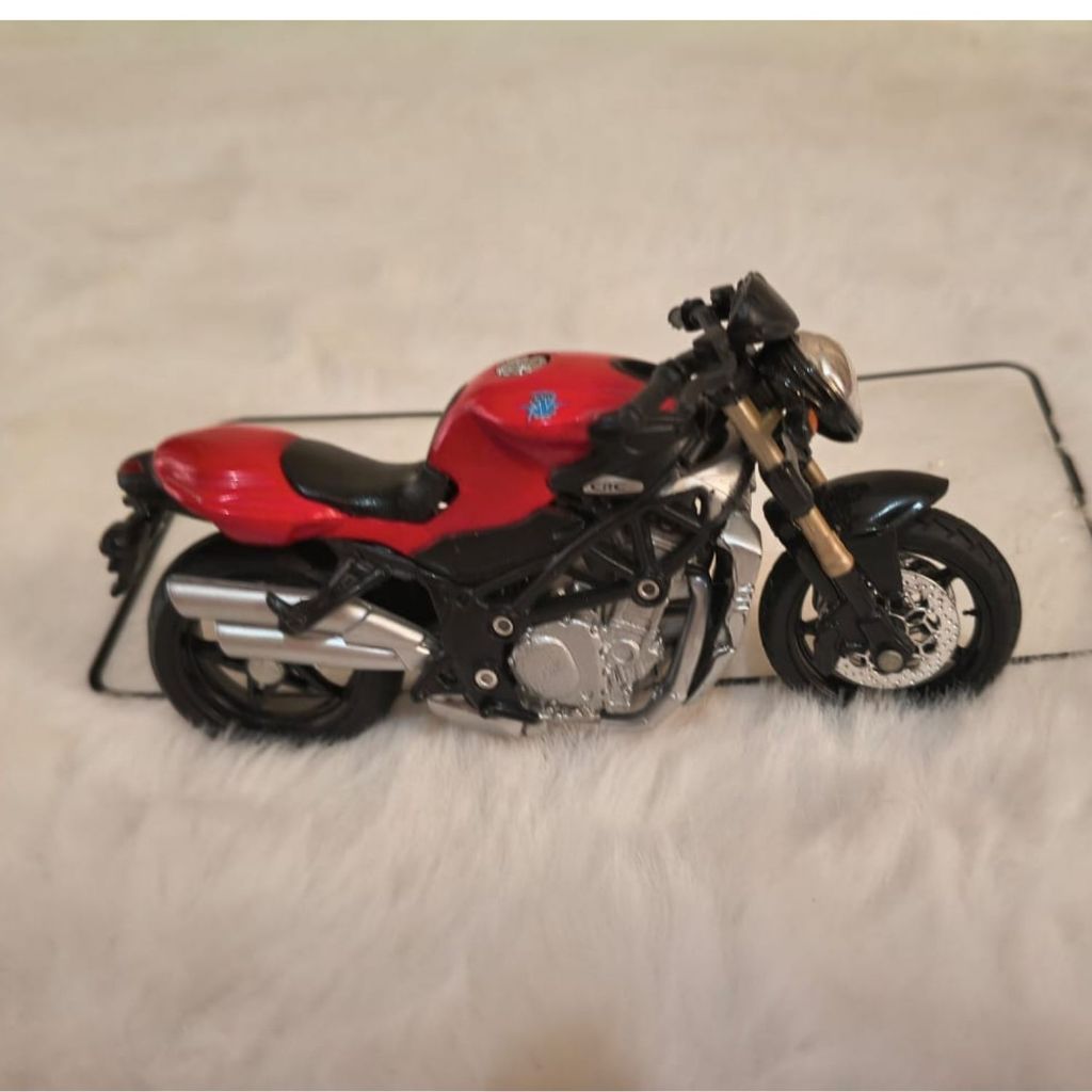 Miniatura Moto MV Agusta Brutale Maisto Escala 1:18 - Vermelha