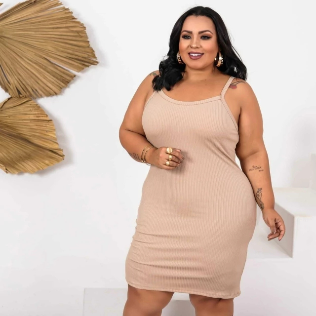 Vestido Feminino Plus Size Midi Tubinho Canelado Alcinha Primavera Verão Amêndoa