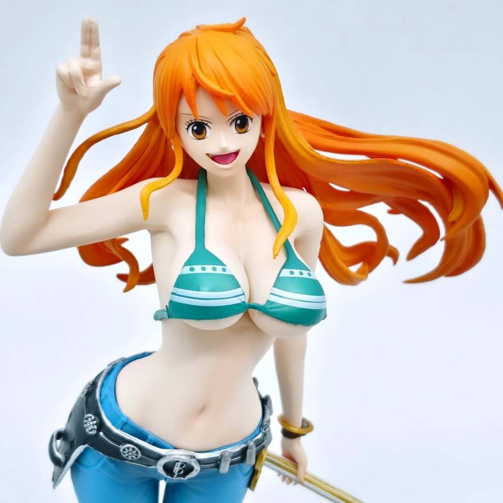 Action Figure Nami One Piece Boneca Colecionável Anime Estatueta 22cm com Bastão Clima-Tact