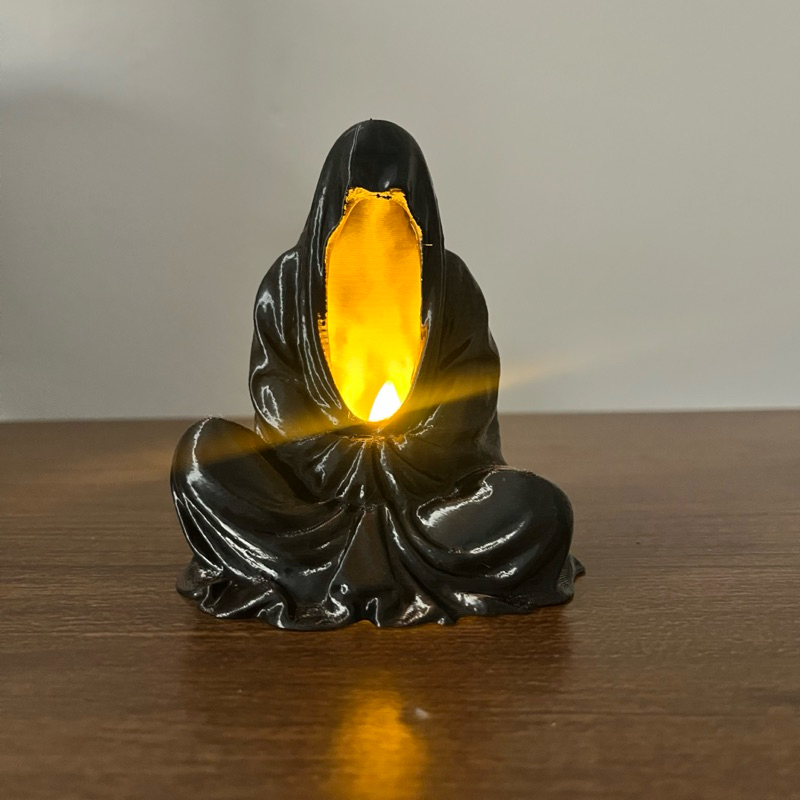 Imagem Luminária Decorariva Ceifador Meditando Escultura Estilo Dark Zen