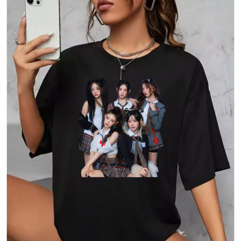 Camiseta NewJeans K-Pop Estampada | Girl Group Coreano Unissex Oversized Algodão Streetwear Envio Imediato