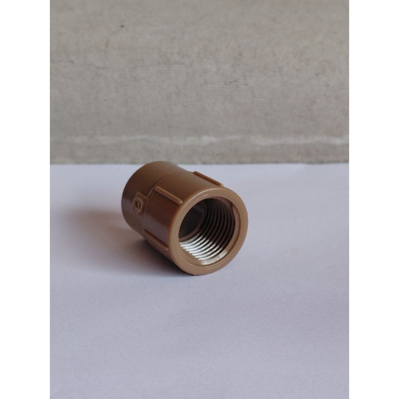 LUVA 20 X 1/2 MM SOLDÁVEL COM ROSCA