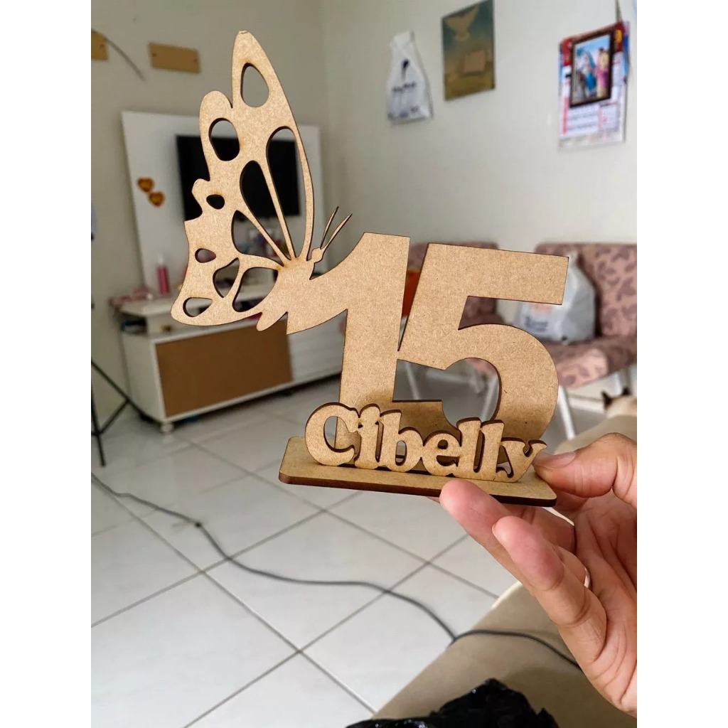 Lembrancinha 15 Anos Borboleta em MDF – Personalizada com Nome e Idade