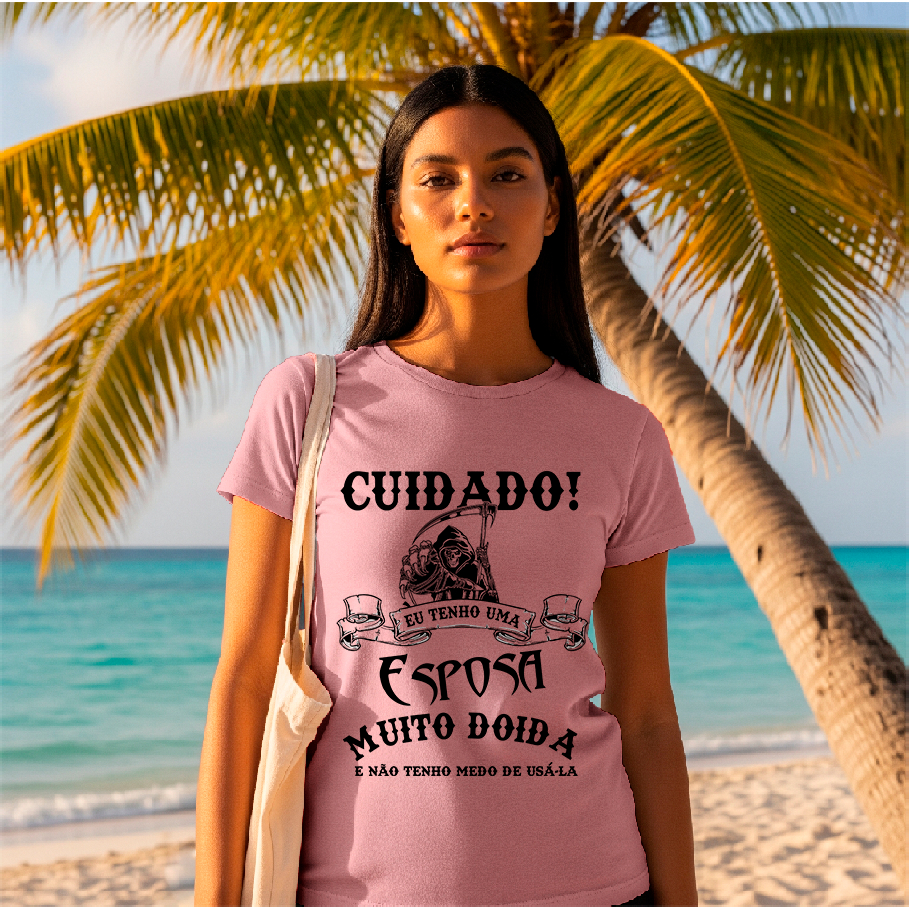Camiseta Unissex para o Carnaval "Cuidado Esposa muito doida" 100% Algodão para o verão