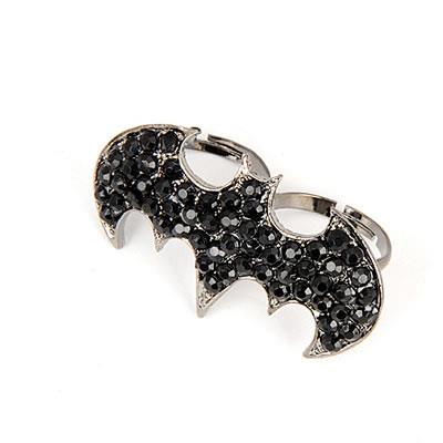 Anel Duplo Batarang Batman com Strass Preto DC Comics HQ Quadrinhos Tamanho 16 Alternativo Acessório
